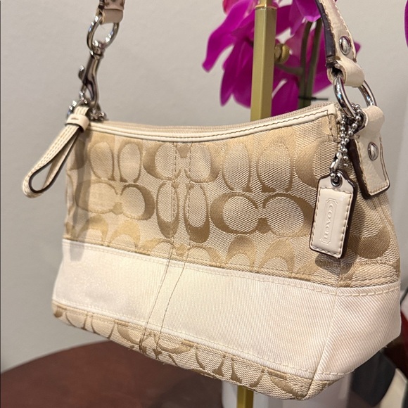 Coach Beige and Cream Signature Shoulder Bag small Demi pouch clutch y2k - Picture 2 of 9